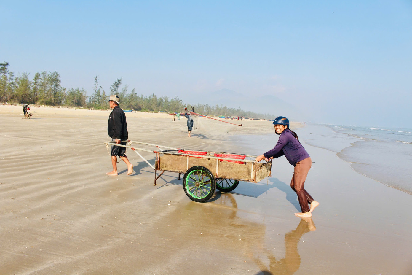 Ngư dân Hà Tĩnh trúng đậm ‘lộc biển’, thu tiền triệu mỗi ngày- Ảnh 3.