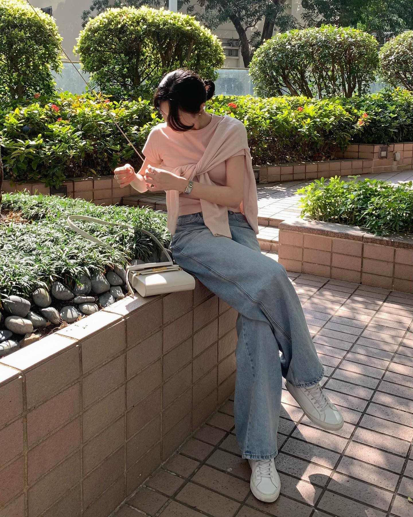 Mặc quần jeans đi gi&agrave;y bệt l&agrave; hợp nhất, đặc biệt 4 kiểu trẻ trung v&agrave; sang xịn mịn n&agrave;y- Ảnh 10.