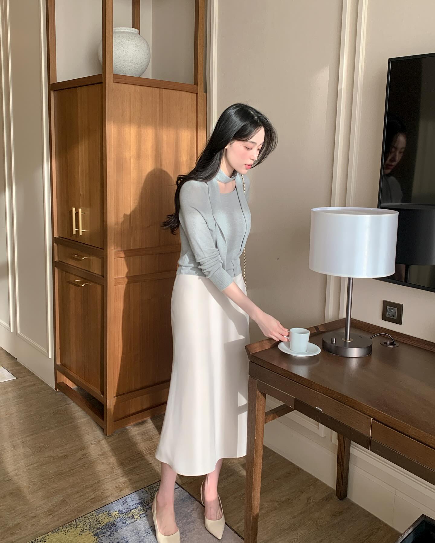 Mặc g&igrave; nếu theo đuổi style nữ t&iacute;nh: 5 m&oacute;n đồ diện l&ecirc;n sang trọng, kh&ocirc;ng sợ 