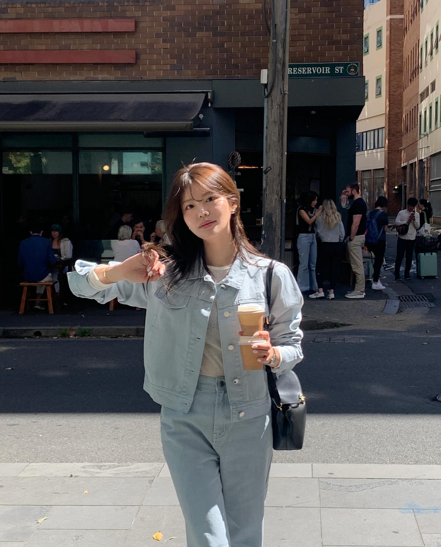 4 xu hướng đồ denim sẽ l&ecirc;n ng&ocirc;i trong m&ugrave;a xu&acirc;n 2026, c&oacute; hết th&igrave; mặc đẹp qu&aacute; đơn giản- Ảnh 1.