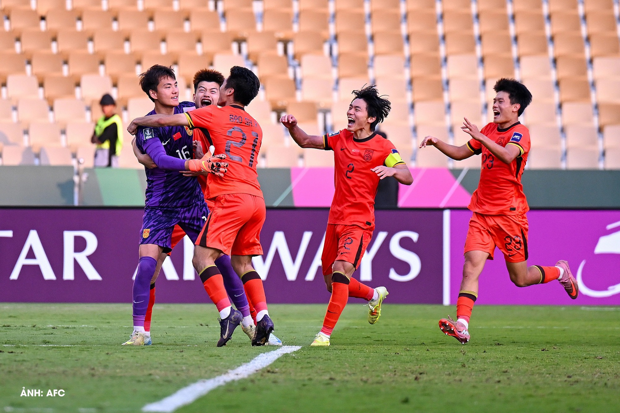 C&aacute;c cầu thủ U23 Việt Nam ch&uacute; &yacute;: B&oacute;c trần 