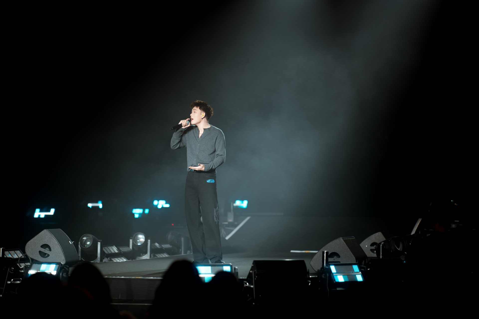 Khung cảnh đáng sợ tại fanmeeting Dương Domic- Ảnh 3.