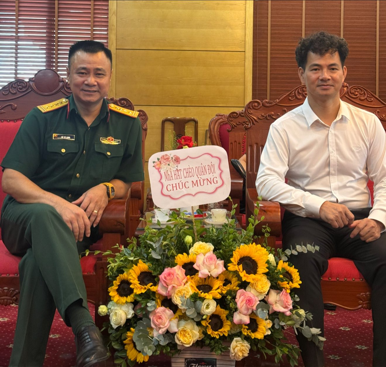 Việt Nam c&oacute; Gi&aacute;m đốc Nh&agrave; h&aacute;t vừa bảo vệ th&agrave;nh c&ocirc;ng luận &aacute;n Tiến sĩ, chạy show Bắc - Nam cả nước biết t&ecirc;n- Ảnh 4.