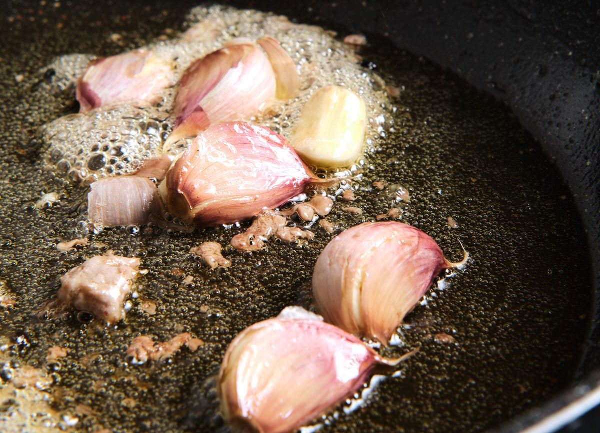 7 thực phẩm tuyệt đối KH&Ocirc;NG ĂN trước khi l&agrave;m 