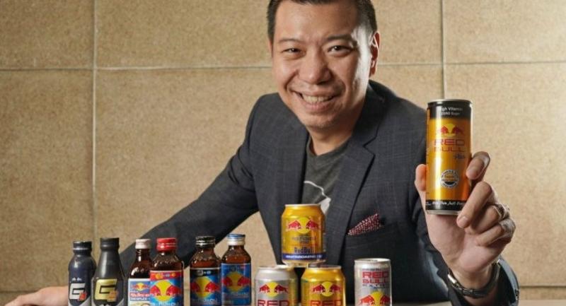 Từ cơn buồn ngủ của một doanh nh&acirc;n đến đế chế tỉ đ&ocirc;: Sự thật &iacute;t biết về nguồn gốc &ldquo;h&agrave;ng Th&aacute;i&rdquo; của Red Bull- Ảnh 1.