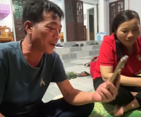 Cứ U23 Việt Nam đ&aacute; b&oacute;ng l&agrave; cả l&agrave;ng c&oacute; cỗ x&ocirc;i g&agrave; để ăn, mẹ Xu&acirc;n Bắc tuy&ecirc;n bố: HCV th&igrave; đ&atilde;i 80 m&acirc;m!- Ảnh 2.