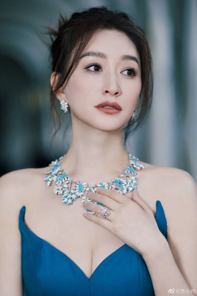 Lắc đầu ngao ng&aacute;n sao nữ xinh đẹp khổ trăm đường v&igrave; y&ecirc;u cuối c&ugrave;ng l&agrave;m tổn thương kẻ kh&aacute;c- Ảnh 1.