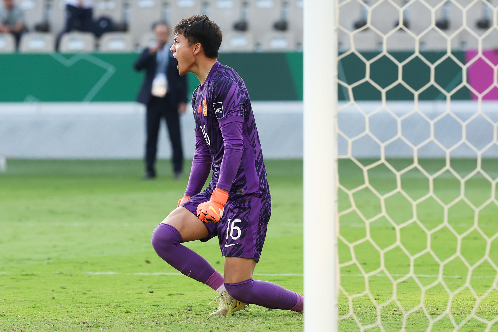 Thủ m&ocirc;n U23 Trung Quốc hot đi&ecirc;n trước trận gặp Việt Nam, được v&iacute; như &ldquo;Vạn L&yacute; Trường Th&agrave;nh di động&rdquo; l&agrave; ai?- Ảnh 2.