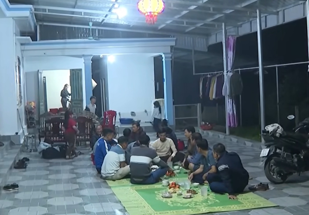 Cứ U23 Việt Nam đ&aacute; b&oacute;ng l&agrave; cả l&agrave;ng c&oacute; cỗ x&ocirc;i g&agrave; để ăn, mẹ Xu&acirc;n Bắc tuy&ecirc;n bố: HCV th&igrave; đ&atilde;i 80 m&acirc;m!- Ảnh 1.