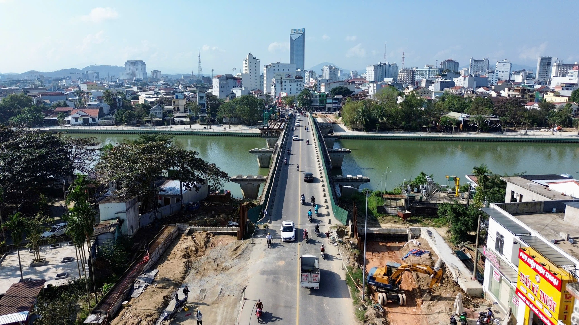 Một nh&agrave; thầu bị phạt 1,5 tỉ đồng khi thi c&ocirc;ng cầu ở Huế- Ảnh 1.