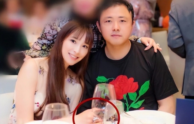 Kiều nữ sinh 4 con cho đại gia vỡ mộng: Bạn trai trốn truy n&atilde;, mẹ chồng hờ bị bắt ở nước ngo&agrave;i- Ảnh 2.