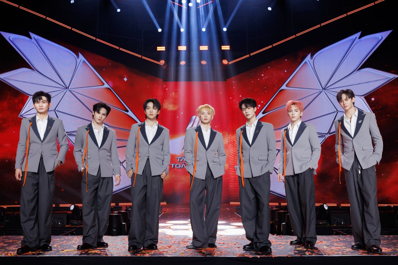 Nh&oacute;m nam đầu ti&ecirc;n của show &ldquo;sống c&ograve;n&rdquo; Việt ch&iacute;nh thức ra mắt, d&acirc;n t&igrave;nh &ldquo;ơn giời nhớ mặt l&agrave; nhờ quảng c&aacute;o Spotify&rdquo;- Ảnh 1.