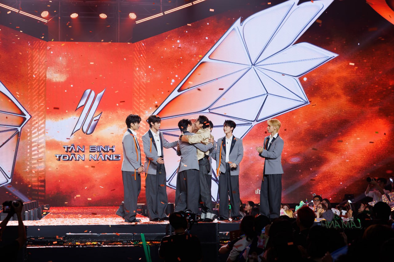 Nh&oacute;m nam đầu ti&ecirc;n của show &ldquo;sống c&ograve;n&rdquo; Việt ch&iacute;nh thức ra mắt, d&acirc;n t&igrave;nh &ldquo;ơn giời nhớ mặt l&agrave; nhờ quảng c&aacute;o Spotify&rdquo;- Ảnh 3.