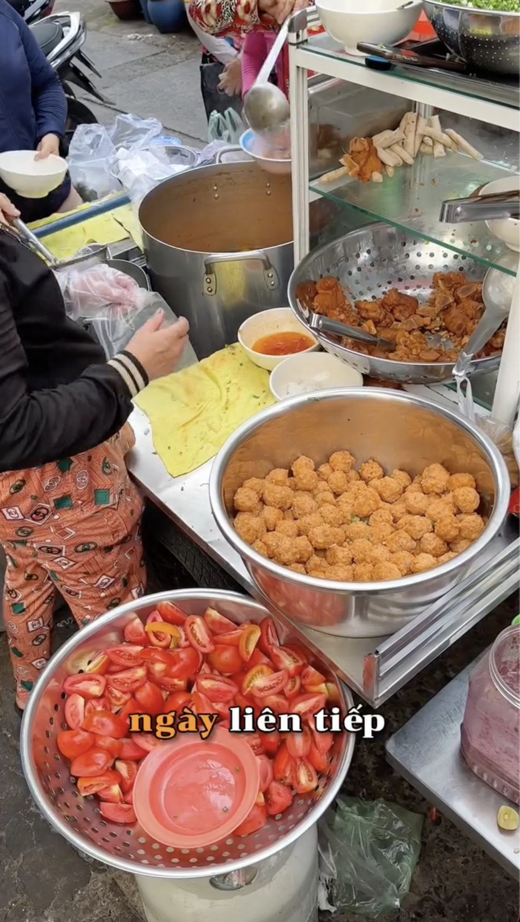 Những qu&aacute;n n&uacute;p hẻm &ldquo;gia trưởng&rdquo; nhất TPHCM, đi sai ng&agrave;y th&igrave; c&oacute; tiền cũng kh&ocirc;ng b&aacute;n- Ảnh 6.