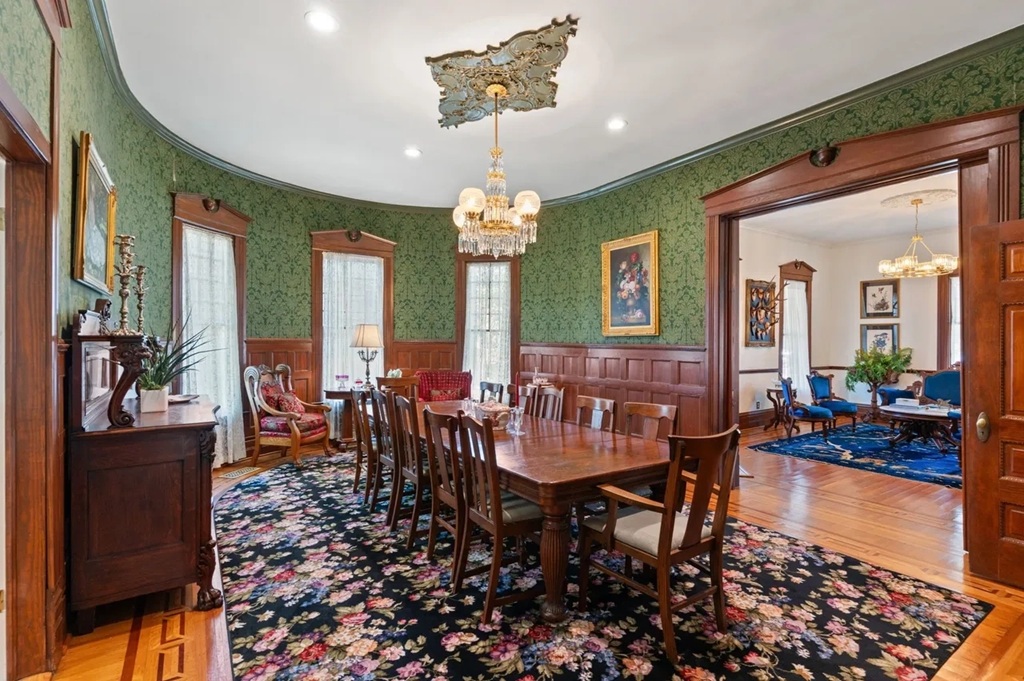 B&ecirc;n trong biệt thự rộng gần 8.000 m2 của hoa hậu gi&agrave;u nhất Việt Nam c&oacute; g&igrave;?- Ảnh 12.