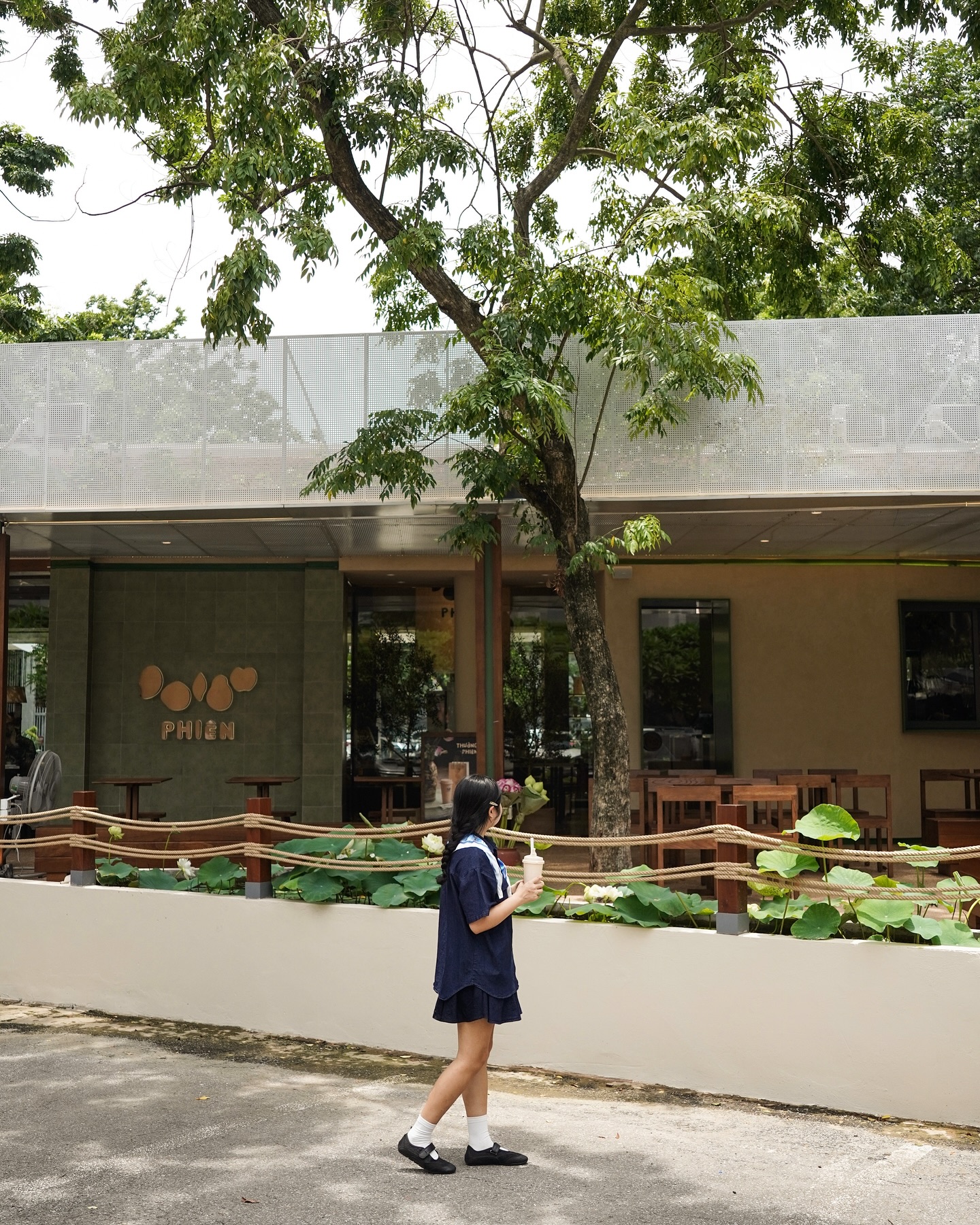 3 qu&aacute;n c&agrave; ph&ecirc; nằm gọn trong khu&ocirc;n vi&ecirc;n Bảo t&agrave;ng Hồ Ch&iacute; Minh, giới trẻ Thủ đ&ocirc; thi nhau truyền tai- Ảnh 8.