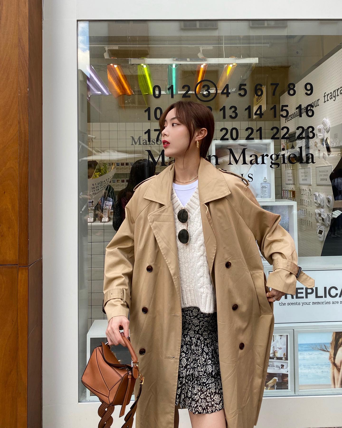 L&yacute; do phụ nữ ở mọi độ tuổi n&ecirc;n mặc đồ s&aacute;ng m&agrave;u thường xuy&ecirc;n hơn- Ảnh 2.