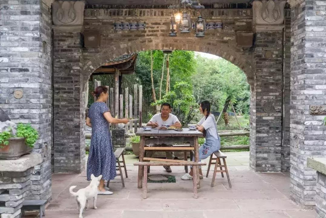 Rời trung t&acirc;m th&agrave;nh phố, sống nh&agrave; vườn ở ngoại &ocirc;: C&acirc;u chuyện của 3 gia đ&igrave;nh v&agrave; b&agrave;i to&aacute;n tiết kiệm tiền khiến nhiều người giật m&igrave;nh- Ảnh 6.