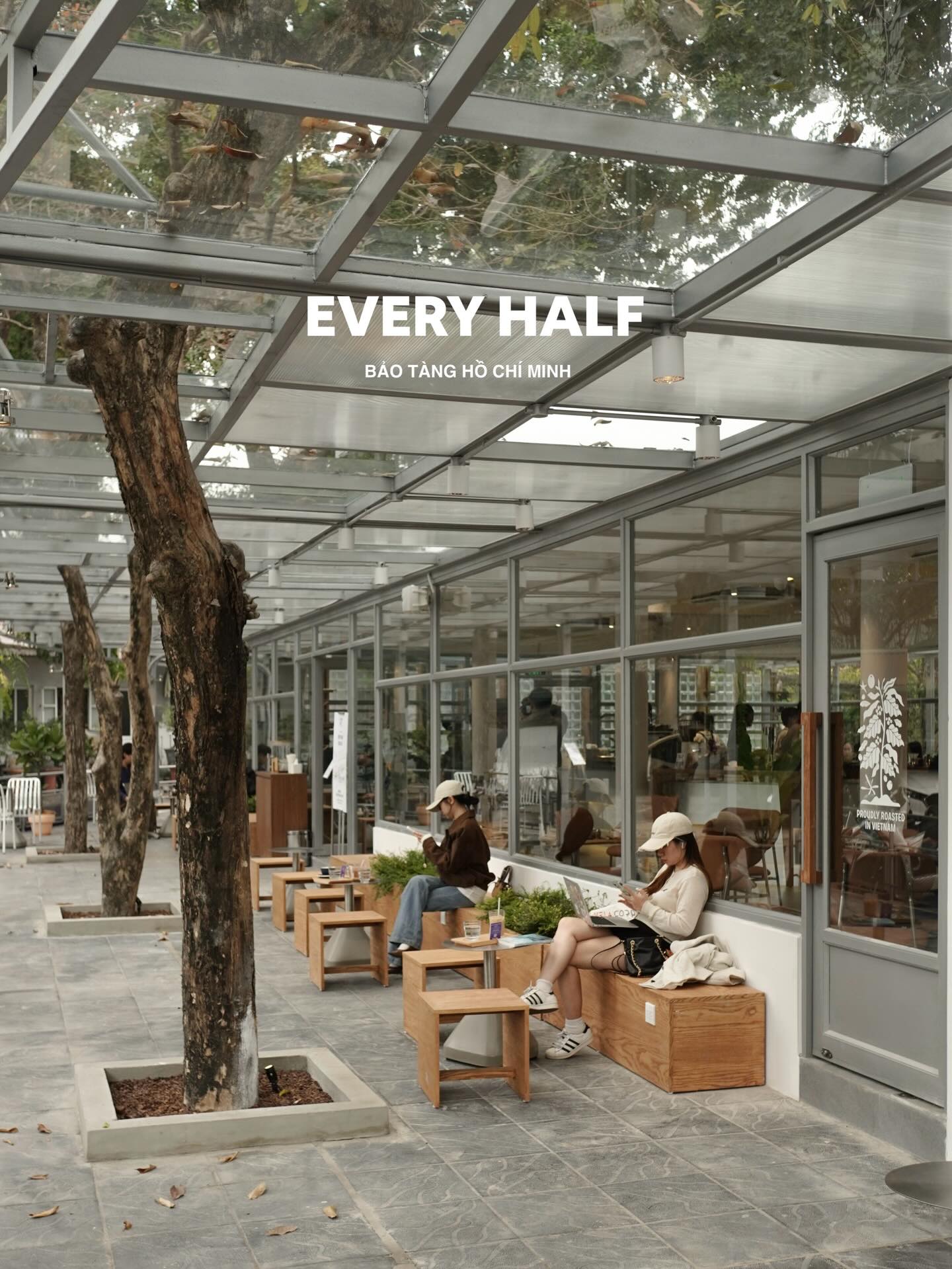 3 qu&aacute;n c&agrave; ph&ecirc; nằm gọn trong khu&ocirc;n vi&ecirc;n Bảo t&agrave;ng Hồ Ch&iacute; Minh, giới trẻ Thủ đ&ocirc; thi nhau truyền tai- Ảnh 16.