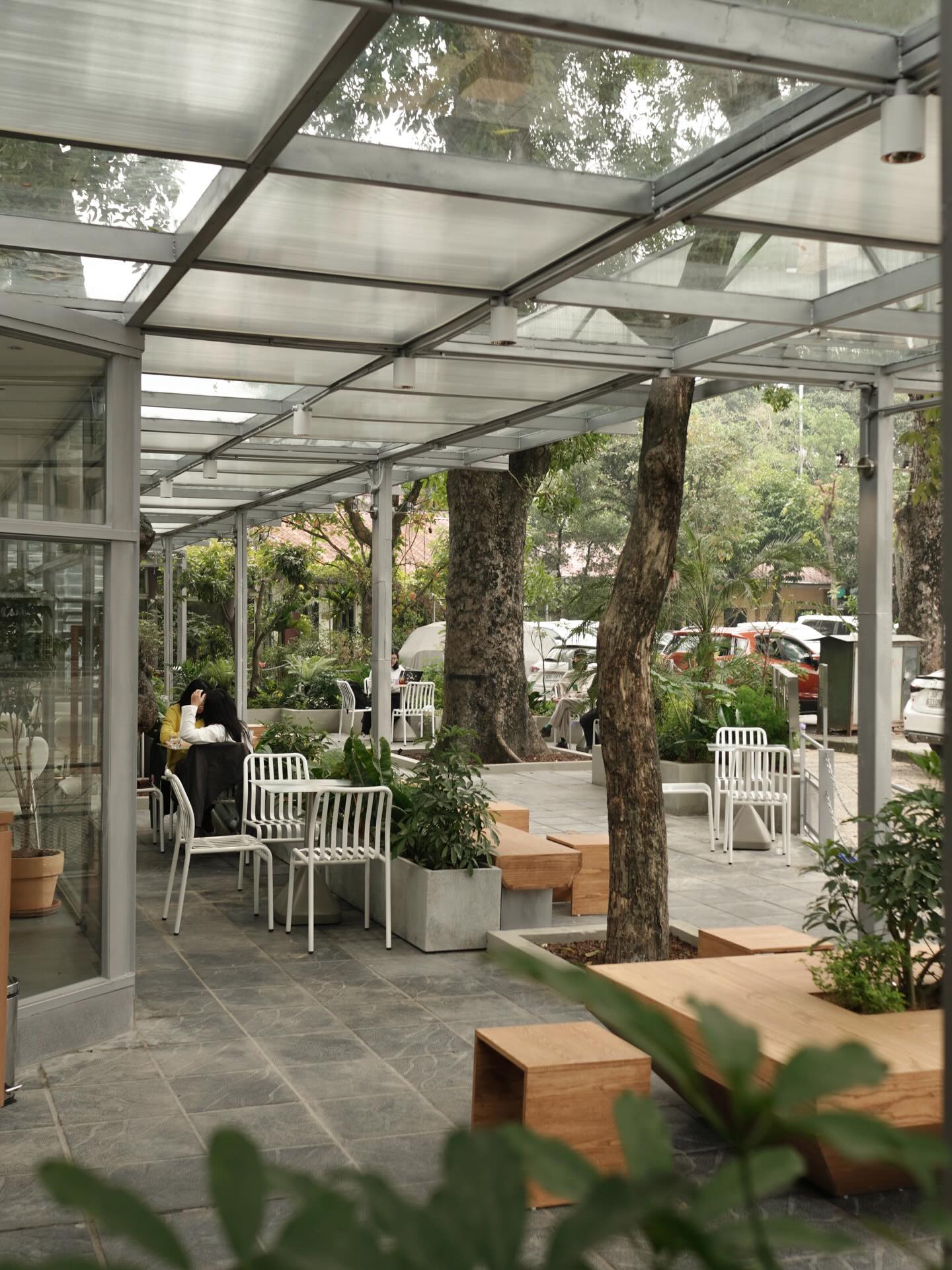 3 qu&aacute;n c&agrave; ph&ecirc; nằm gọn trong khu&ocirc;n vi&ecirc;n Bảo t&agrave;ng Hồ Ch&iacute; Minh, giới trẻ Thủ đ&ocirc; thi nhau truyền tai- Ảnh 17.