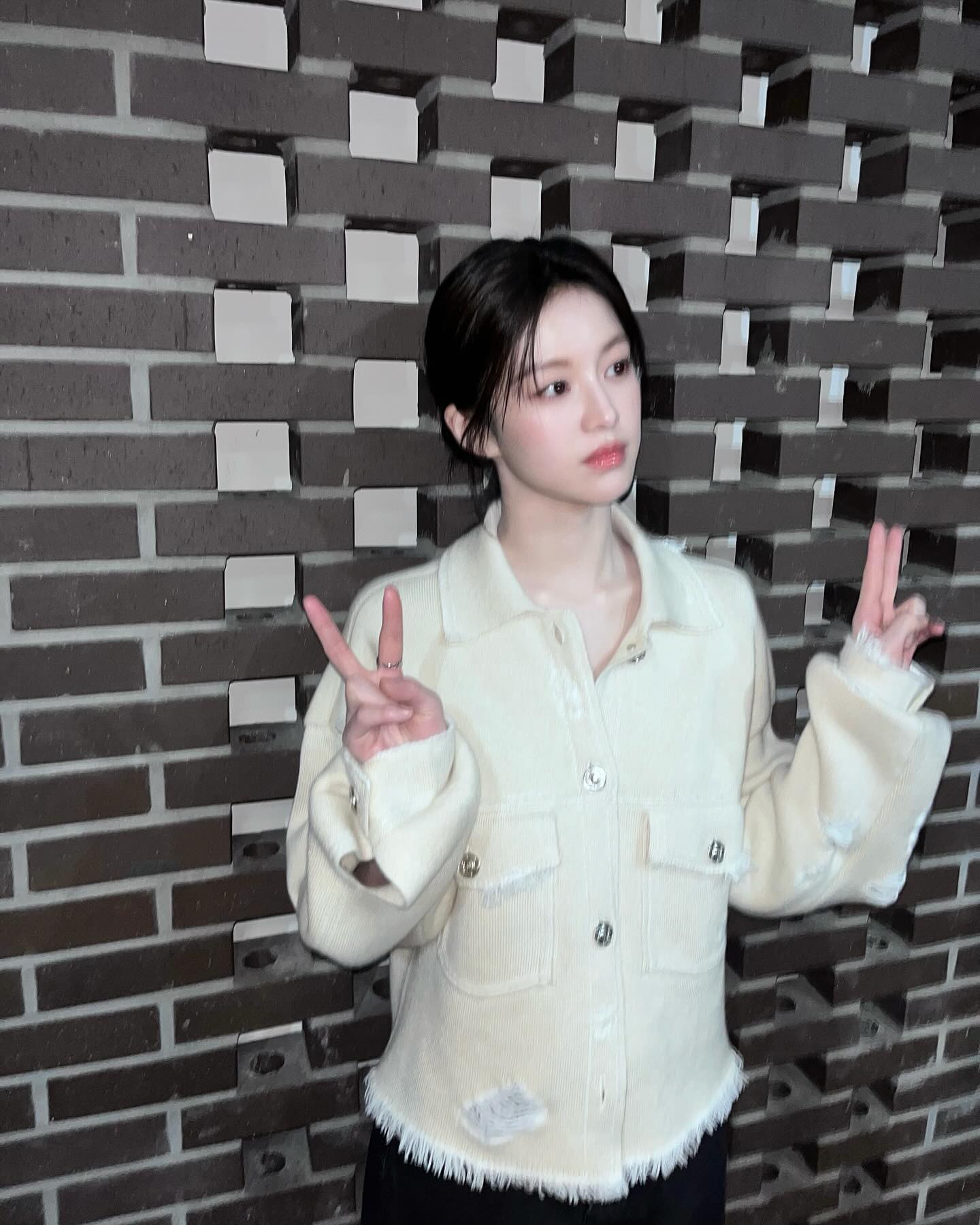 Khắp nơi đang n&oacute;i về một nữ ch&iacute;nh phim H&agrave;n đẹp lộng lẫy si&ecirc;u thực, nhưng lại chỉ th&iacute;ch mặc đồ tối giản- Ảnh 7.