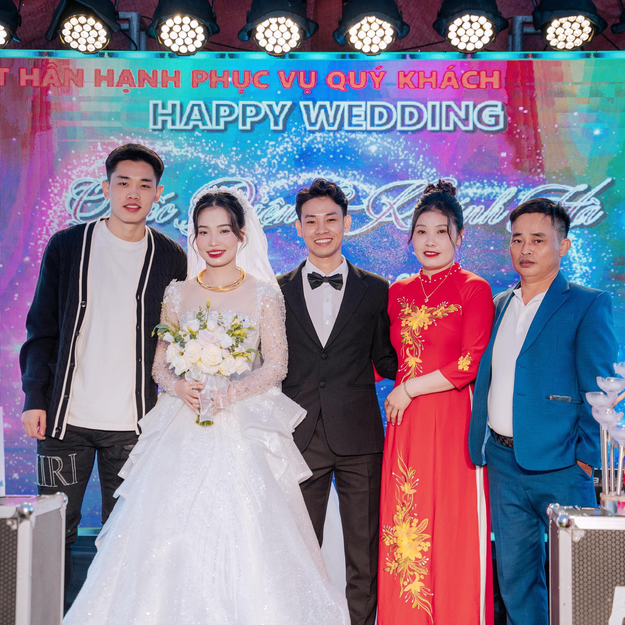 Gia cảnh của Đ&igrave;nh Bắc- Ảnh 2.