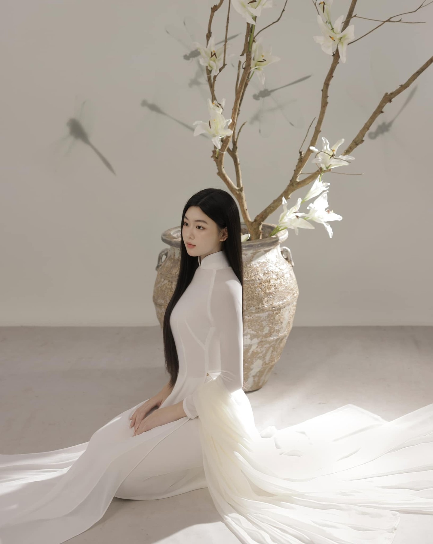 C&ocirc; g&aacute;i khiến kh&aacute;ch T&acirc;y dụi mắt nh&igrave;n 100 lần, tưởng ai h&oacute;a ra 