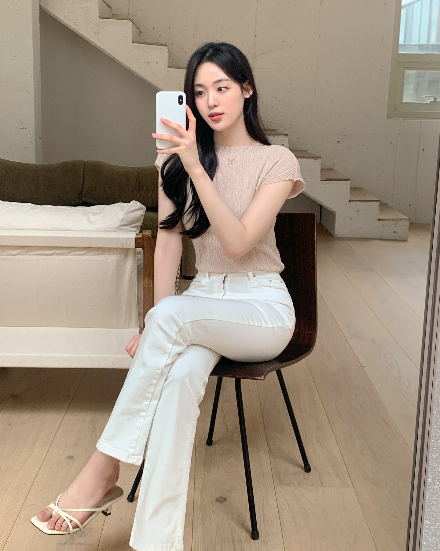 5 xu hướng quần c&ocirc;ng sở của năm 2026: Gi&uacute;p style đi l&agrave;m trẻ hẳn ra, vẫn đảm bảo độ chuy&ecirc;n nghiệp- Ảnh 5.