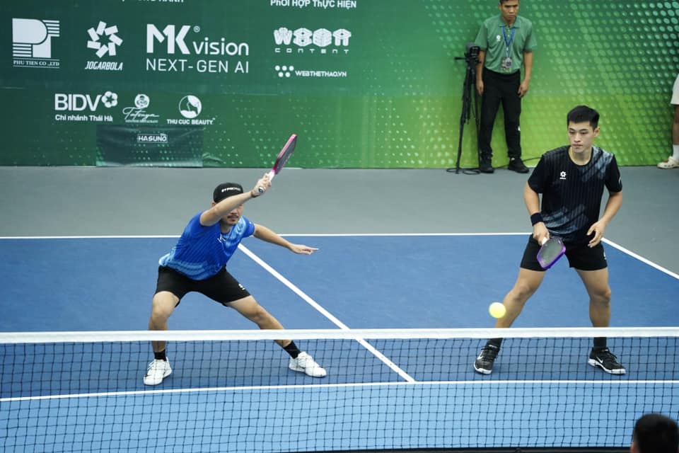 Chuyện g&igrave; xảy ra với Minh Qu&acirc;n - Vinh Hiển?- Ảnh 2.