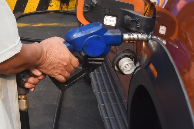 Thu hồi, tước giấy ph&eacute;p h&agrave;ng loạt thương nh&acirc;n xăng dầu- Ảnh 1.