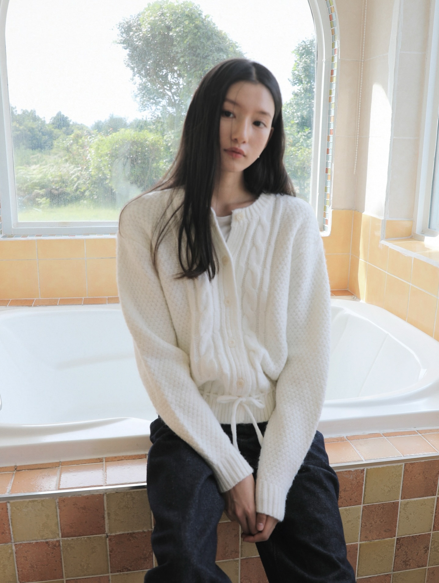 L&yacute; do phụ nữ ở mọi độ tuổi n&ecirc;n mặc đồ s&aacute;ng m&agrave;u thường xuy&ecirc;n hơn- Ảnh 9.