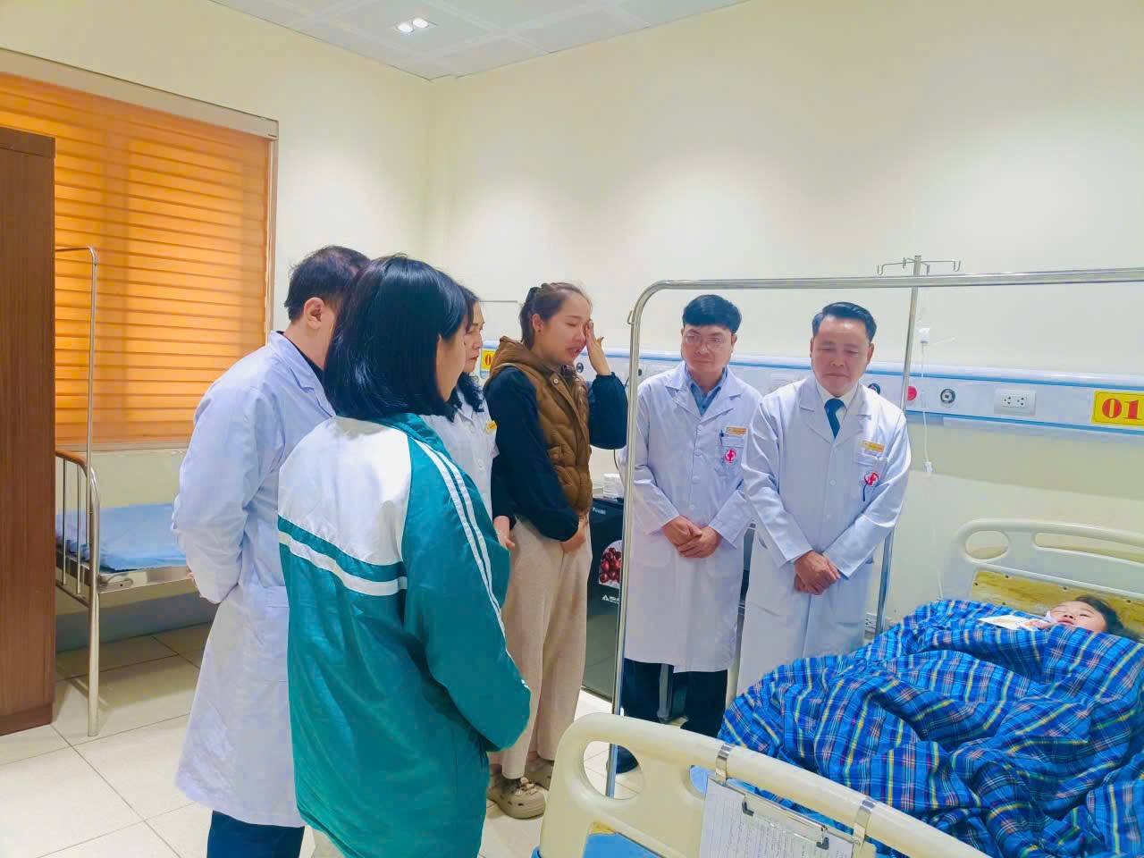 Vụ mẹ tử vong, con g&aacute;i 6 tuổi bị v&ugrave;i lấp dưới đất khi đi mua lợn: Cập nhật t&igrave;nh h&igrave;nh sức khoẻ của ch&aacute;u b&eacute;- Ảnh 1.