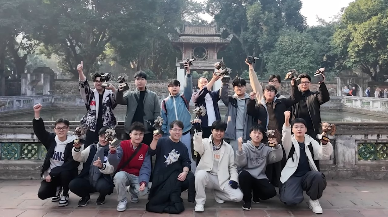 Nh&oacute;m bạn "x&acirc;y Việt Nam trong Minecraft" v&ocirc; địch thế giới: Ng&agrave;y ngủ 3 tiếng v&agrave; cuộc &ldquo;c&acirc;n n&atilde;o&rdquo; thu nhỏ thế giới thực- Ảnh 6.