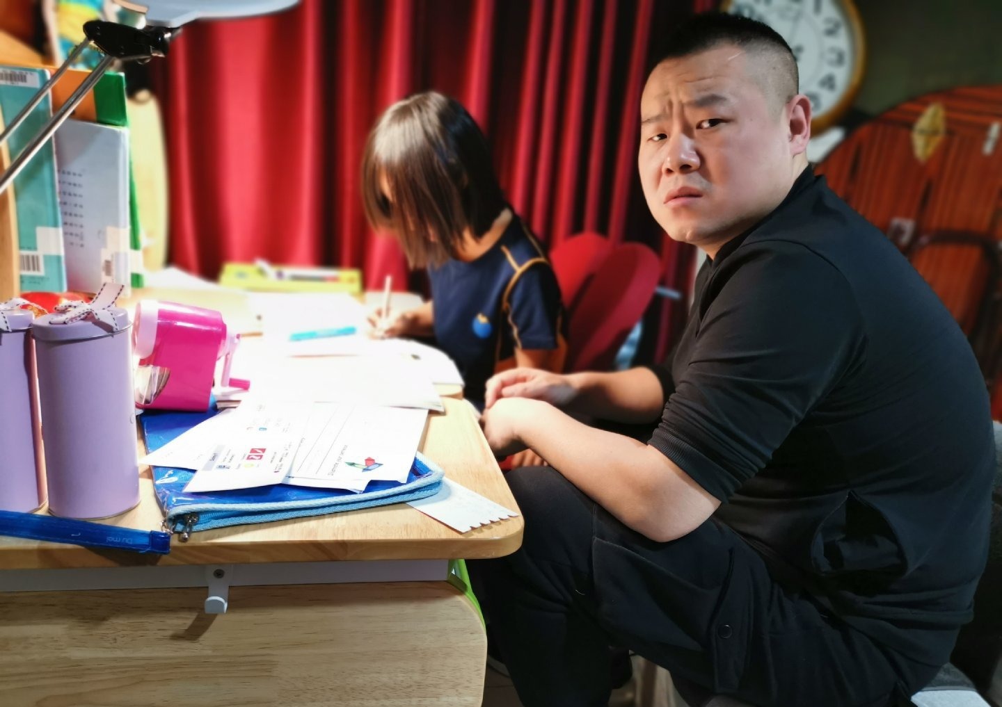 Nghi&ecirc;n cứu của Stanford: Tại sao c&agrave;ng khen con "th&ocirc;ng minh", đứa trẻ c&agrave;ng dễ thất bại trong tương lai?- Ảnh 1.