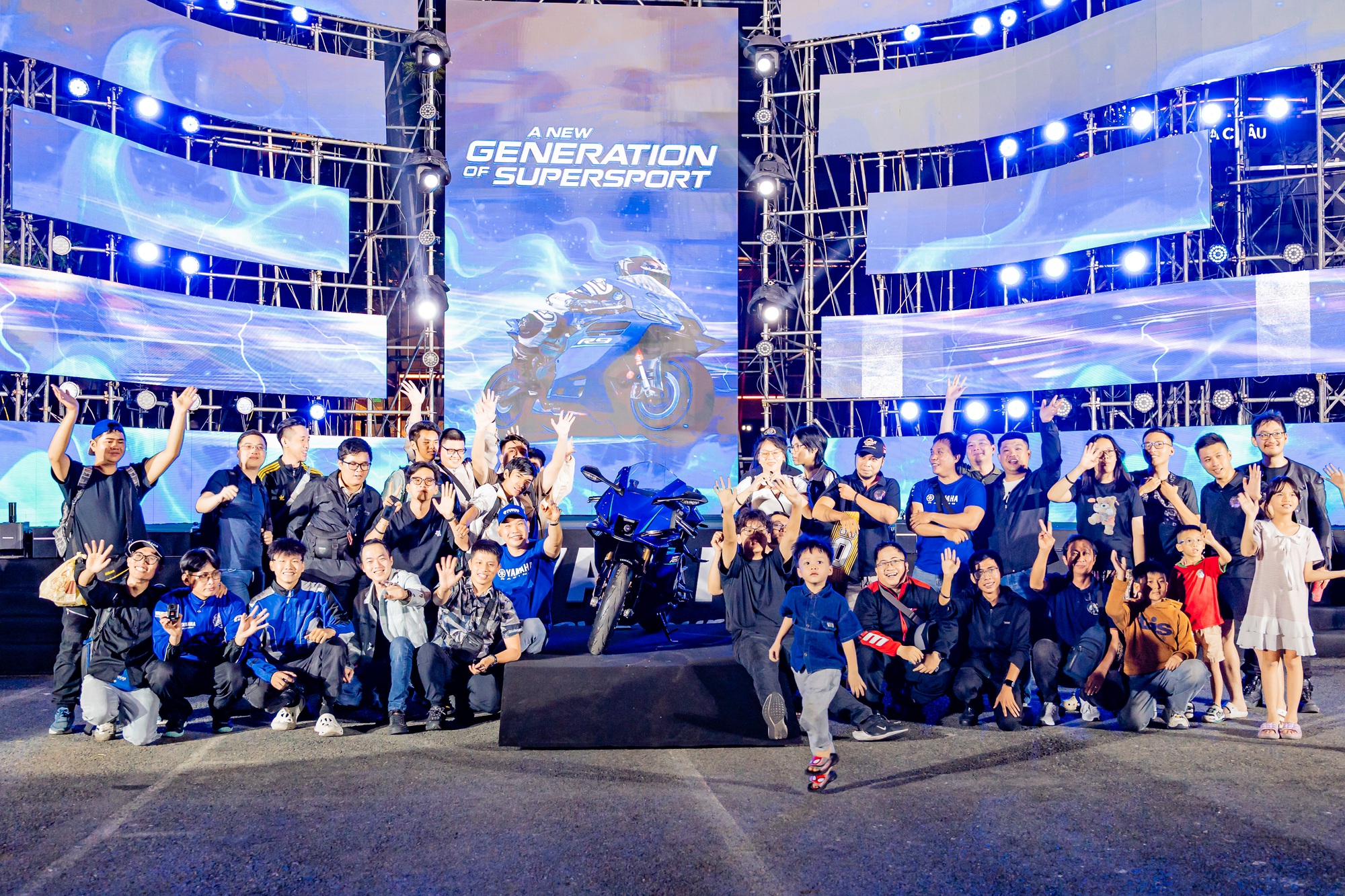 To&agrave;n cảnh sự kiện tri &acirc;n lớn nhất của Revzone Yamaha Motor &ndash; Yamaha YZF-R9 lần đầu ti&ecirc;n ra mắt tại Việt Nam- Ảnh 5.