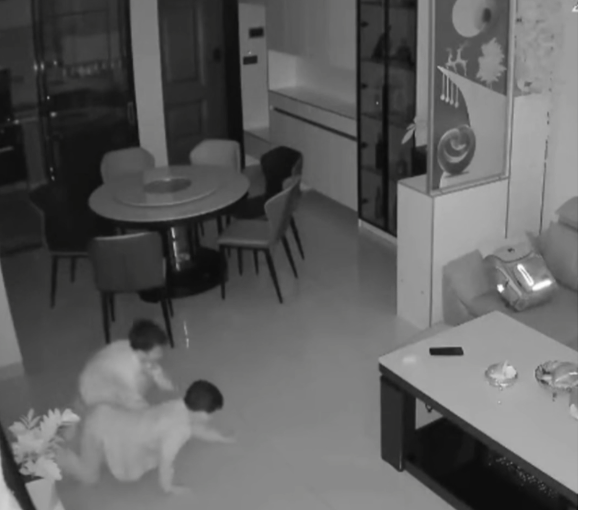 Kh&ocirc;ng c&oacute; camera l&agrave;m sao ph&aacute;t hiện chuyện "mờ &aacute;m" n&agrave;y- Ảnh 1.