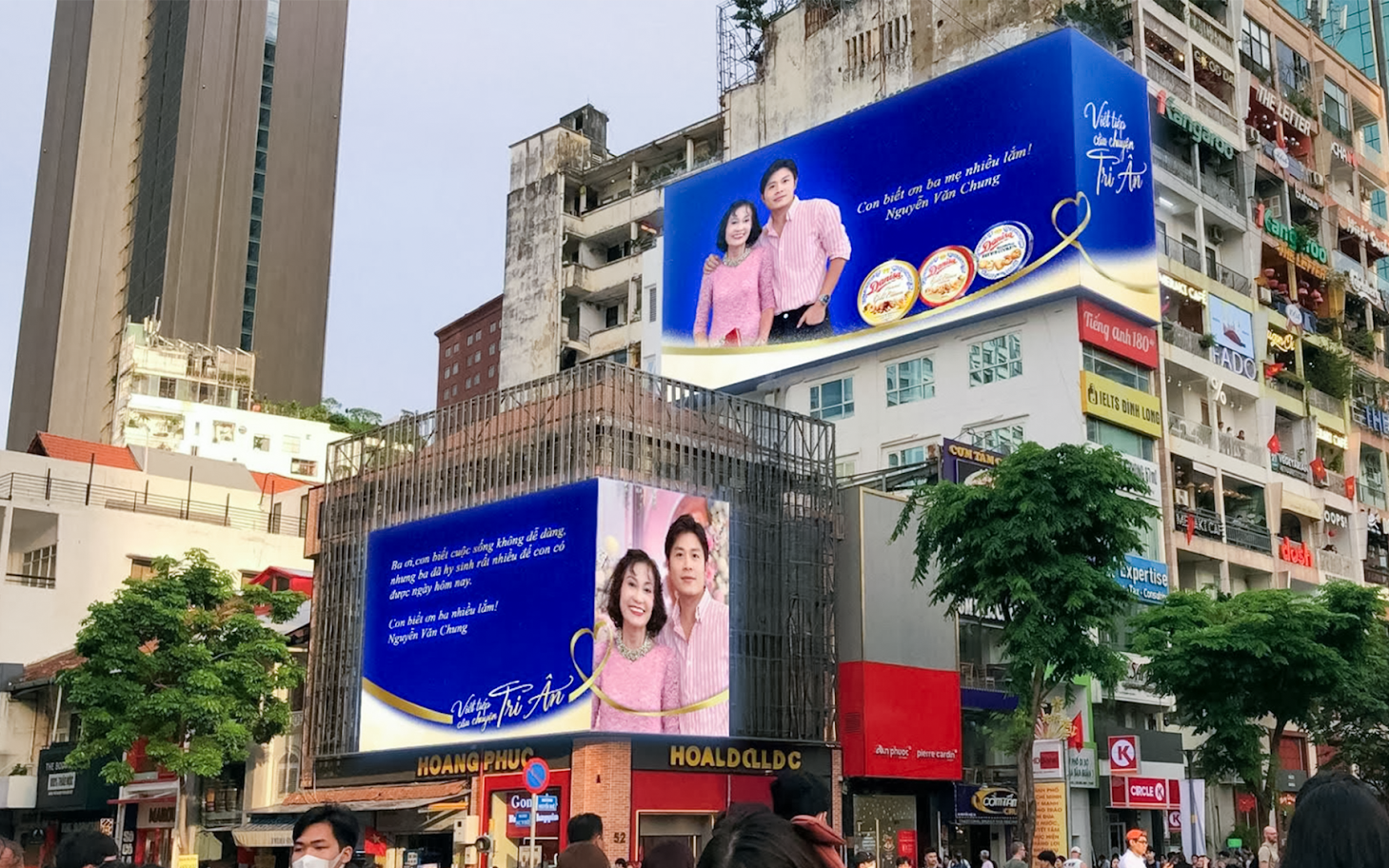 Danisa "chơi lớn" Tết n&agrave;y: Tặng vương miện 1 chỉ v&agrave;ng 24k v&agrave; tri &acirc;n khoảnh khắc bạn c&ugrave;ng người thương l&ecirc;n m&agrave;n h&igrave;nh LED lớn- Ảnh 4.