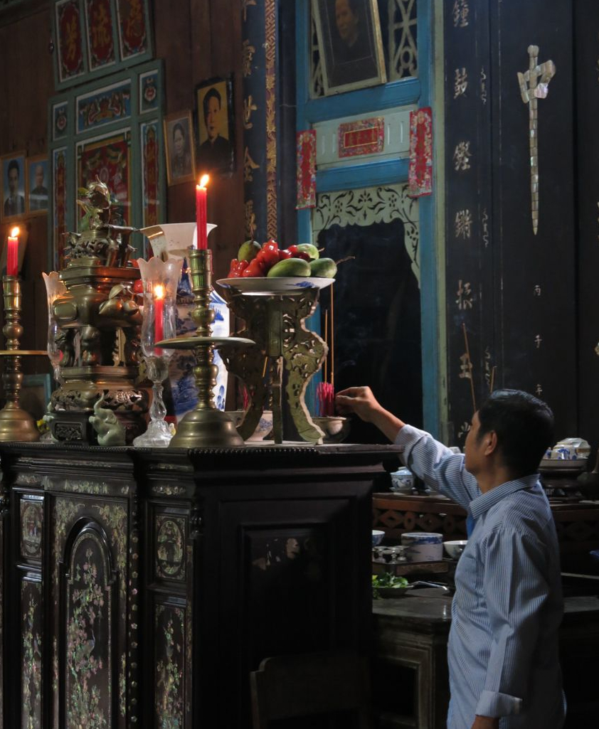 3 dấu hiệu b&agrave;n thờ cho thấy gia đ&igrave;nh bạn được tổ ti&ecirc;n che chở, l&agrave;m g&igrave; cũng hanh th&ocirc;ng- Ảnh 3.