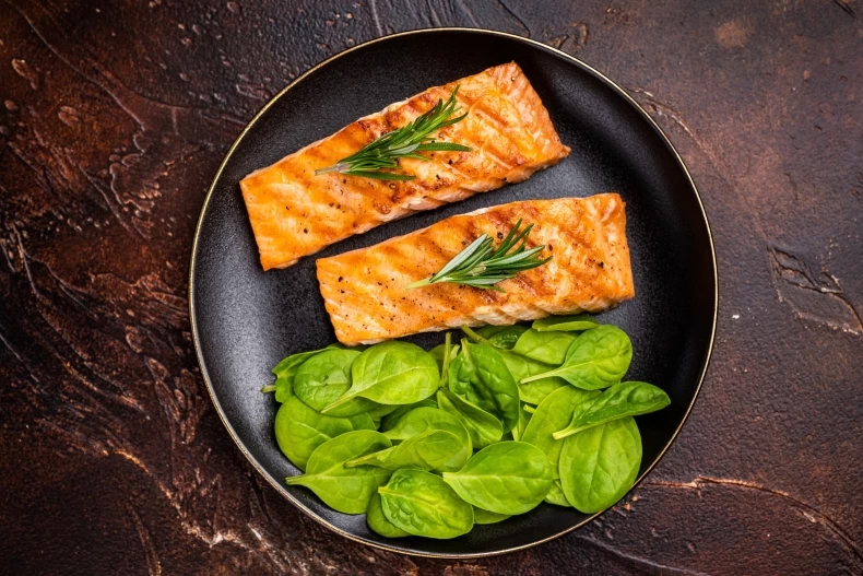 Những loại thực phẩm sau 40 tuổi n&ecirc;n ăn đều, gi&uacute;p tim khỏe, da mịn v&agrave; trẻ l&acirc;u tự nhi&ecirc;n- Ảnh 3.