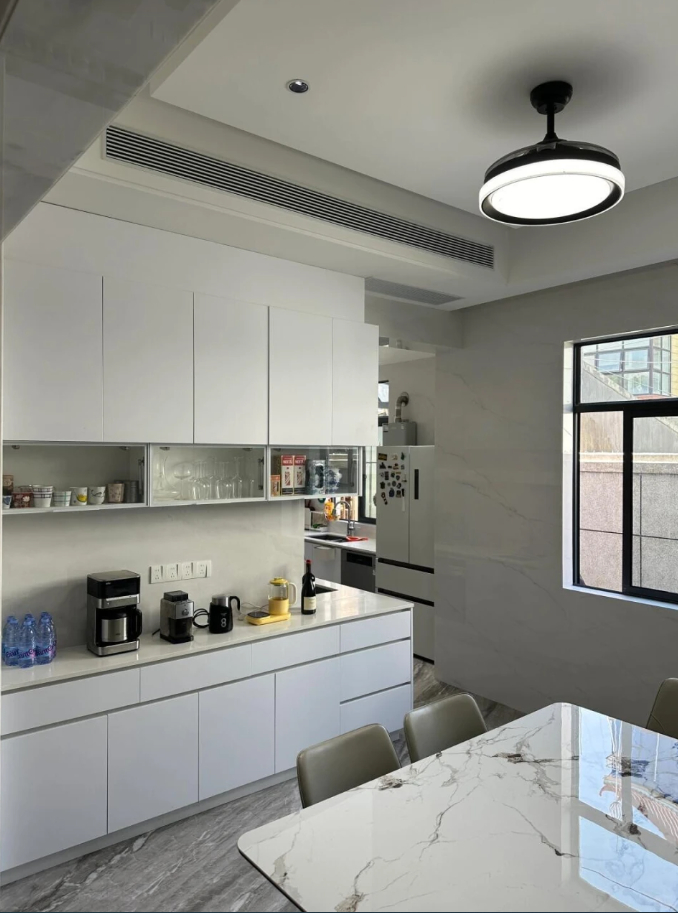 Căn nh&agrave; 120m2 bố tr&iacute; th&ocirc;ng minh vừa hiện đại vừa linh hoạt, gần gũi thi&ecirc;n nhi&ecirc;n: &ldquo;Cuộc sống trong biệt thự cũng chỉ đến thế m&agrave; th&ocirc;i&rdquo;- Ảnh 6.