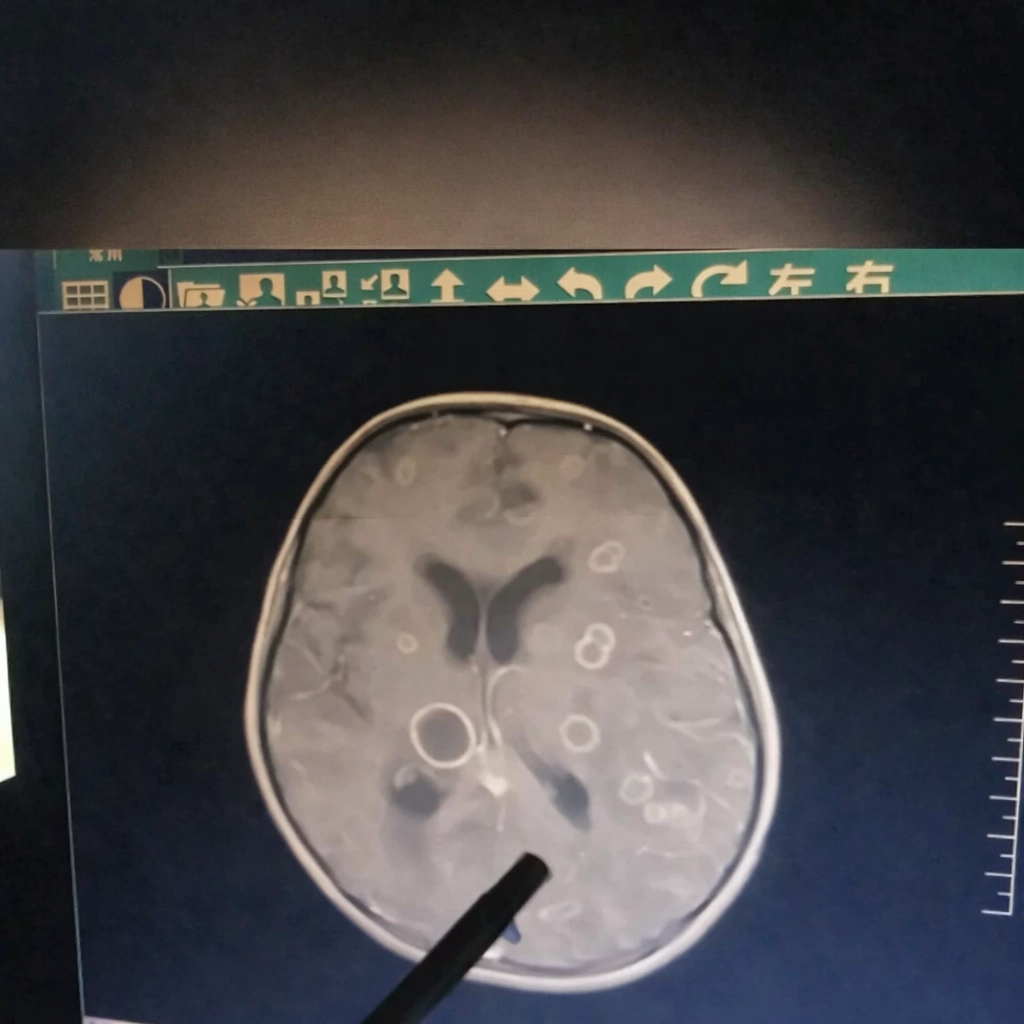 B&eacute; g&aacute;i lớp 2 n&atilde;o 