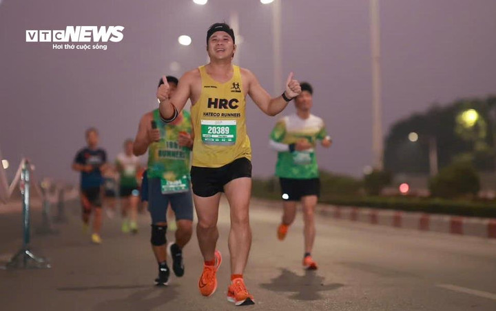 Trả gi&aacute; đắt v&igrave; tập thể thao theo phong tr&agrave;o, 'so k&egrave;' th&agrave;nh t&iacute;ch- Ảnh 1.