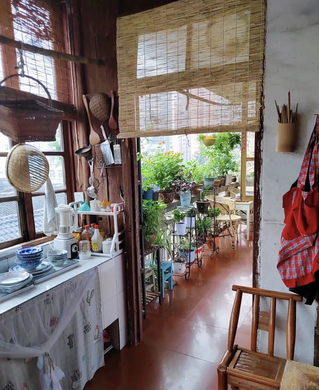 3 ng&ocirc;i nh&agrave; của thế hệ trước: Kh&ocirc;ng mới, kh&ocirc;ng sang nhưng bước v&agrave;o l&agrave; thấy dễ thở lạ thường- Ảnh 16.