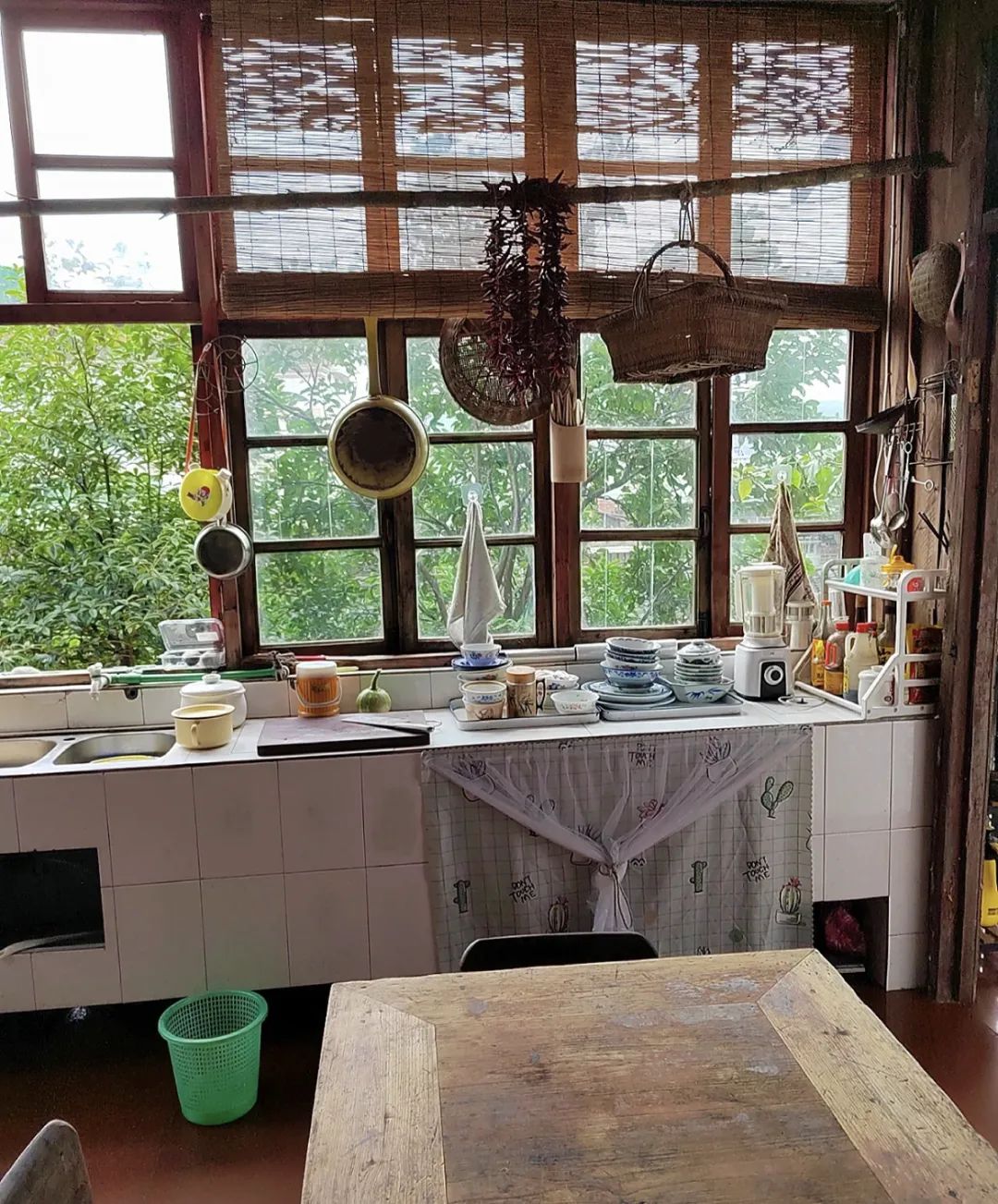 3 ng&ocirc;i nh&agrave; của thế hệ trước: Kh&ocirc;ng mới, kh&ocirc;ng sang nhưng bước v&agrave;o l&agrave; thấy dễ thở lạ thường- Ảnh 12.