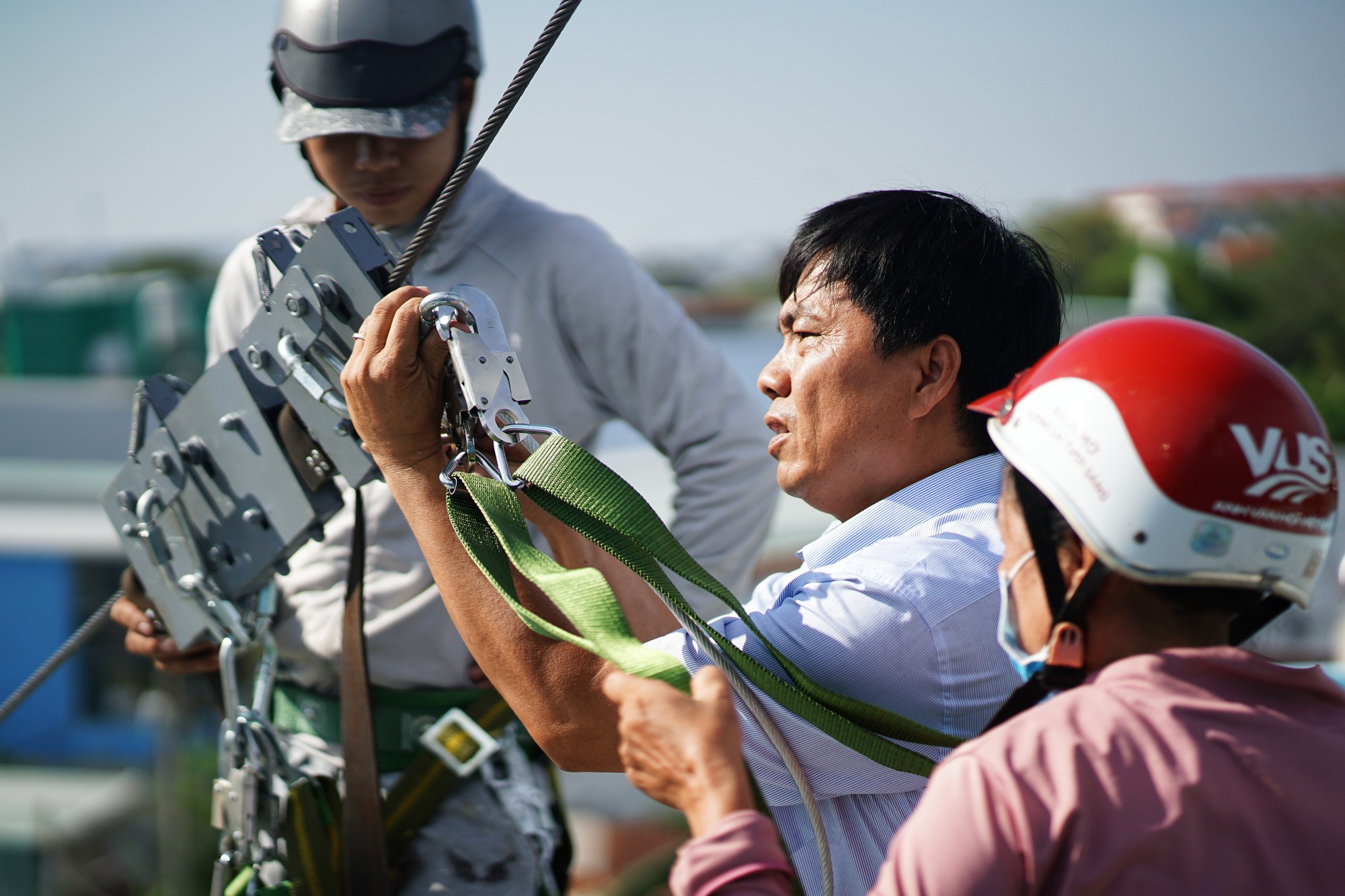 Gặp 2 cha con ở TP.HCM s&aacute;ng chế tho&aacute;t hiểm ch&aacute;y nổ nh&agrave; cao tầng bằng c&aacute;ch kh&ocirc;ng ai ngờ!- Ảnh 5.