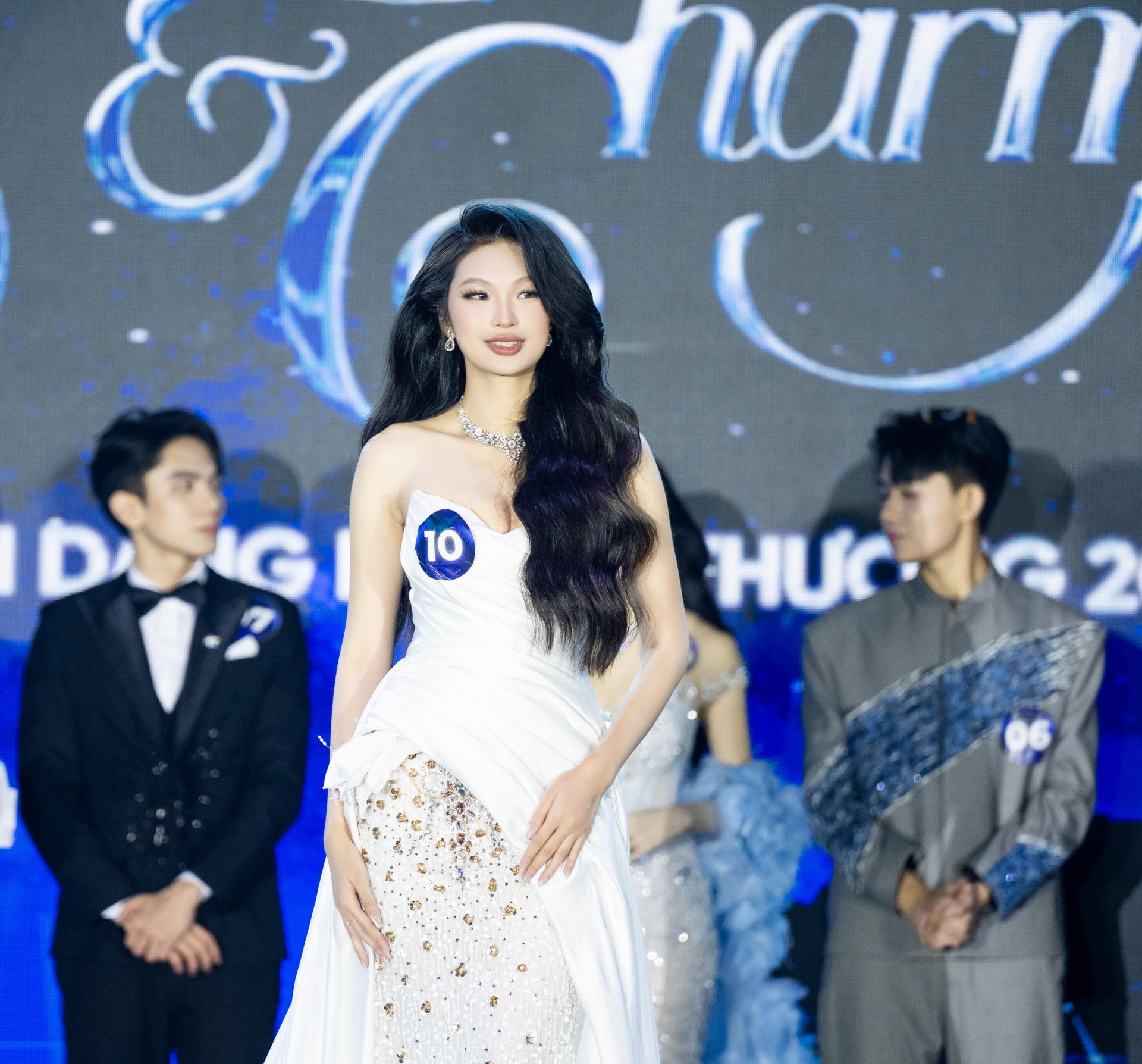 Đ&atilde; t&igrave;m ra nữ sinh xinh nhất Ngoại thương: Hoa hậu tương lai đ&acirc;y rồi!- Ảnh 21.