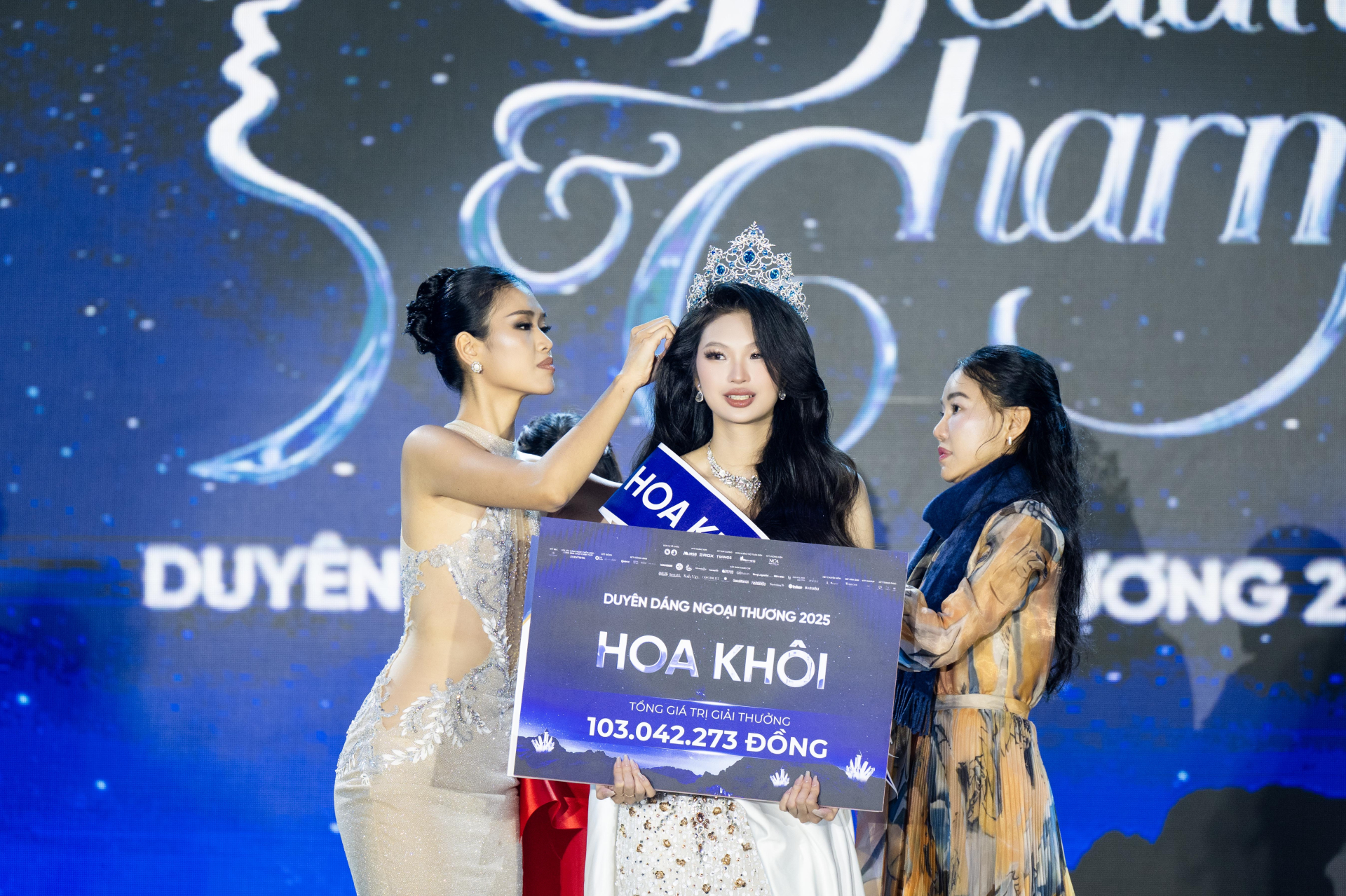 Đ&atilde; t&igrave;m ra nữ sinh xinh nhất Ngoại thương: Hoa hậu tương lai đ&acirc;y rồi!- Ảnh 12.