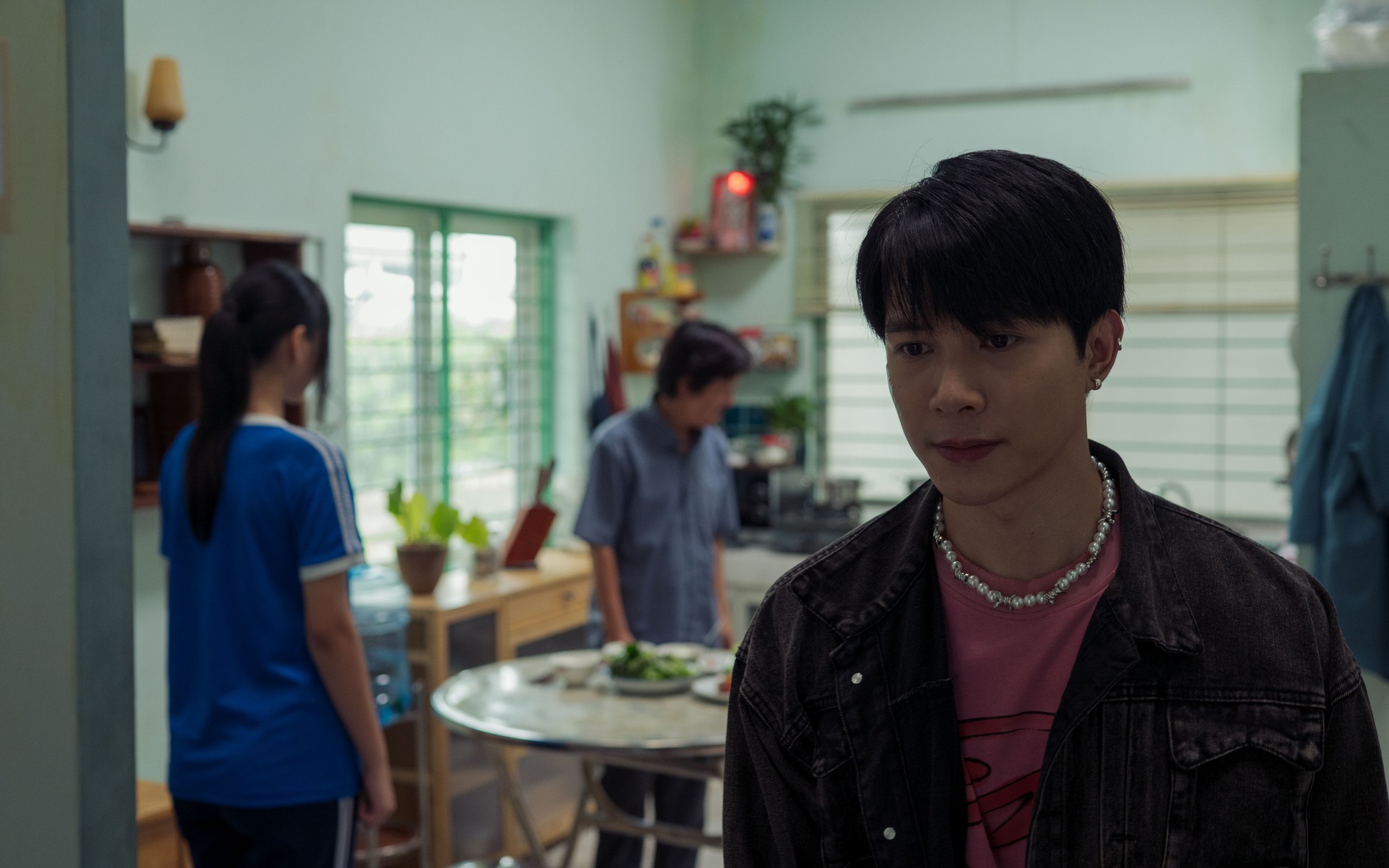 Nh&igrave;n nam ch&iacute;nh phim Tết của Trường Giang m&agrave; muốn lấy chồng ngay qu&aacute;, visual đỉnh của đỉnh m&agrave;i ra ăn cả đời kh&ocirc;ng hết- Ảnh 3.