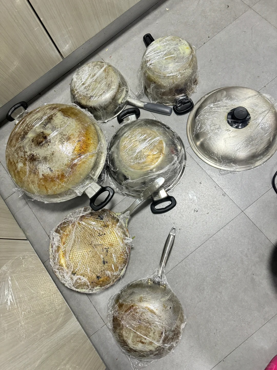 Chiếc nồi 20 năm vẫn s&aacute;ng như mới: Kỹ thuật l&agrave;m sạch của mẹ khiến t&ocirc;i kh&ocirc;ng thốt n&ecirc;n lời- Ảnh 1.