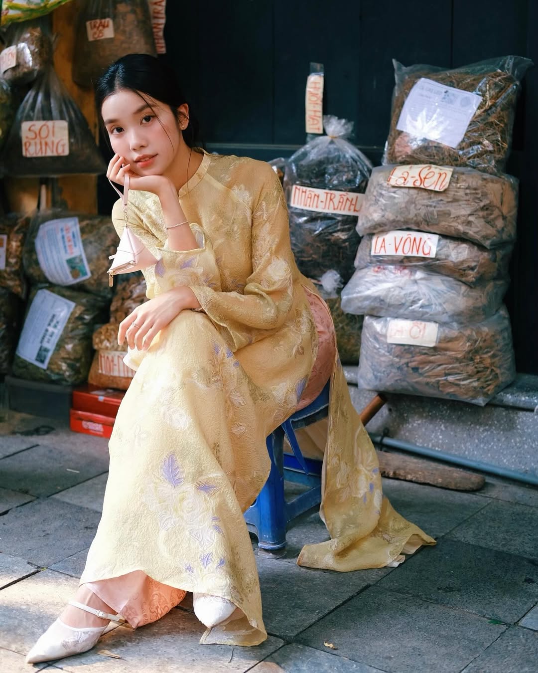 Đường đua &aacute;o d&agrave;i Tết 2026: Kh&ocirc;ng thể ph&acirc;n định thắng thua, g&aacute;i xinh tr&ecirc;n TikTok l&agrave; thần!- Ảnh 7.